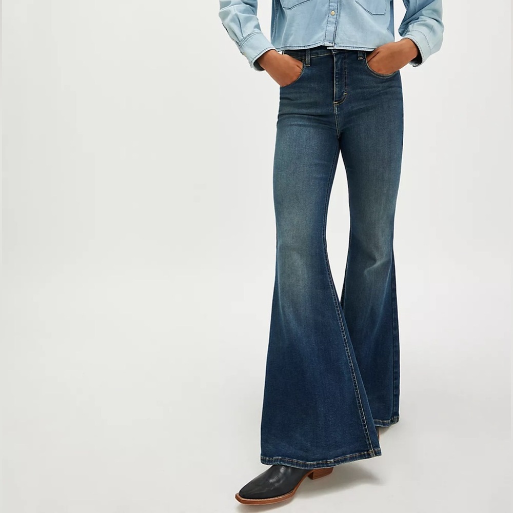 NWTS LEE HIGH-RISE EVER FIT FLARE JEANS (M) - Picture 3 of 14